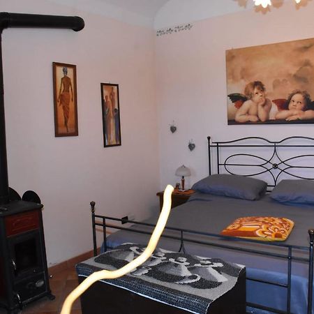 La Casa Di Enzo Bed and Breakfast Lequio Tanaro Eksteriør billede