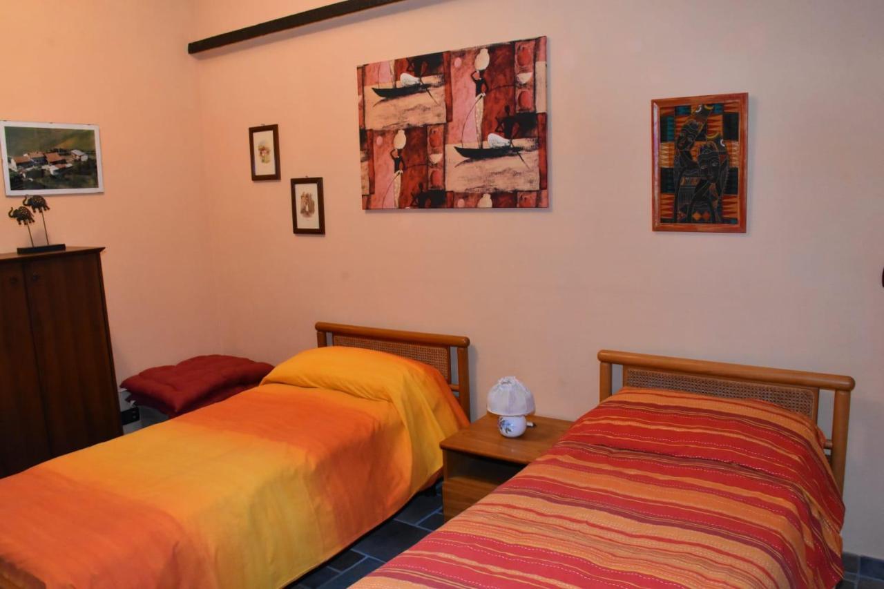 La Casa Di Enzo Bed and Breakfast Lequio Tanaro Eksteriør billede